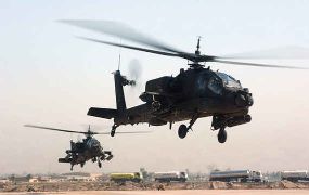 FLASH: Apache helikopter vliegt in hoogspanningskabel bij Zoelmond (Z-Gelderland)