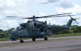 Tsjechische Mi-35 Hinde aanvalshelikopter op Texel