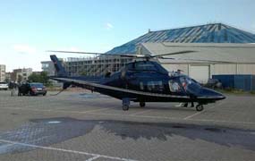 Johnny Halliday met Agusta A109 Power naar Sportpaleis te Antwerpen