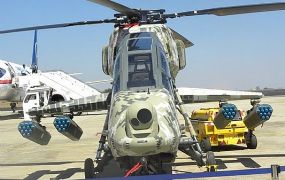 HAL opent productie-eenheid voor de LCH helikopter en toont de IMR-helikopter