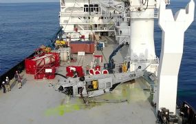 US Navy SeaHawk geborgen vanop 5,8km diepte  