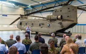 MLA Nederland geeft Militair Type Certificaat aan de nieuwe Chinooks