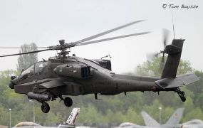 FLASH: Nederlandse Apaches boven Zoersel en Malle (B)