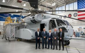 Israel inspecteert haar eerste King Stallion CH-53K in productie 