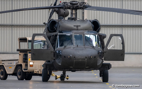 Amerikaanse militaire helikopters vliegen door Nederland
